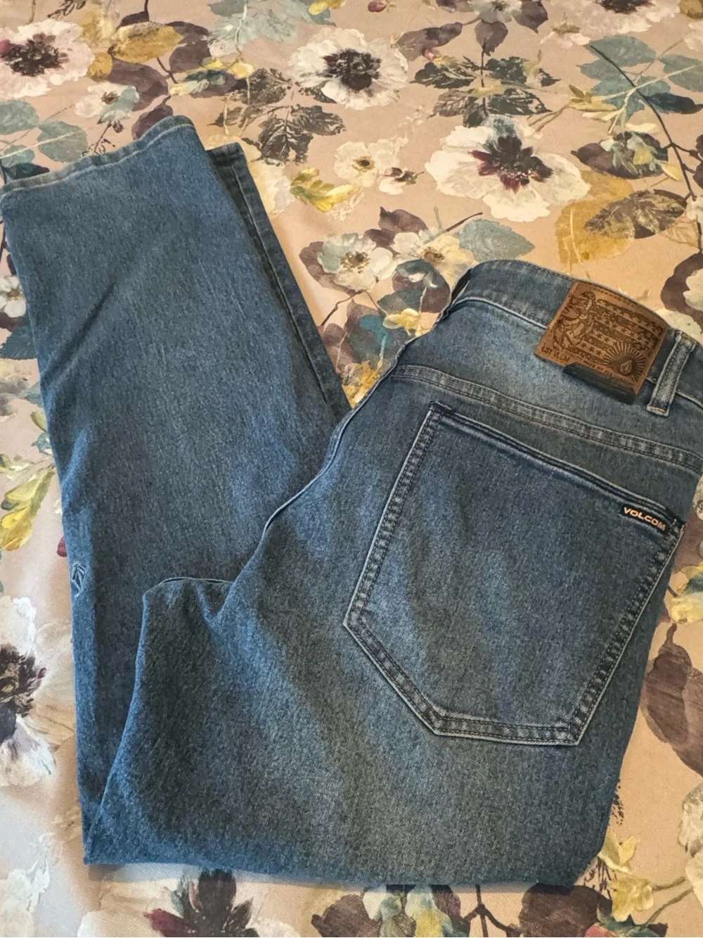 Volcom Men's Solver Modern Straight Blue Relaxed Jeans Size 34/28